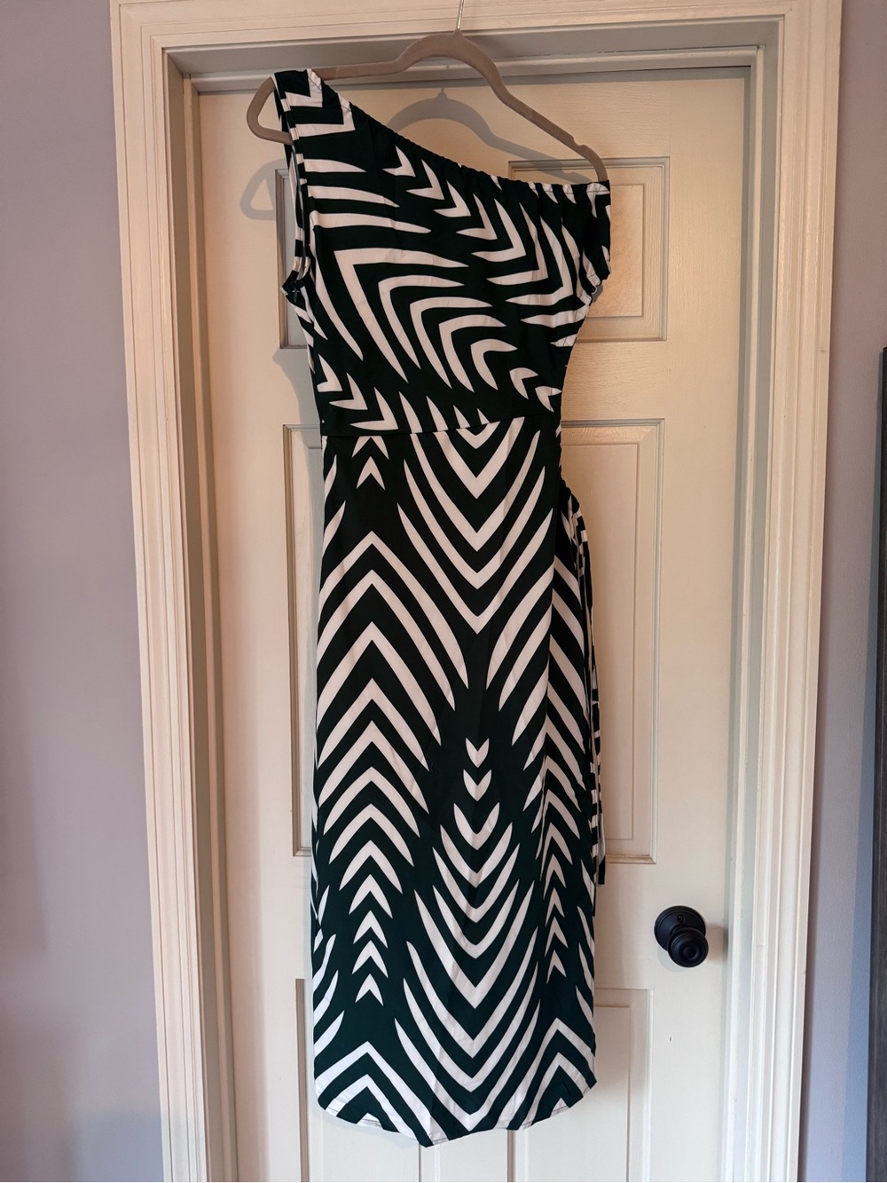One-Shoulder Dark Green and White Geometric Midi Dress
